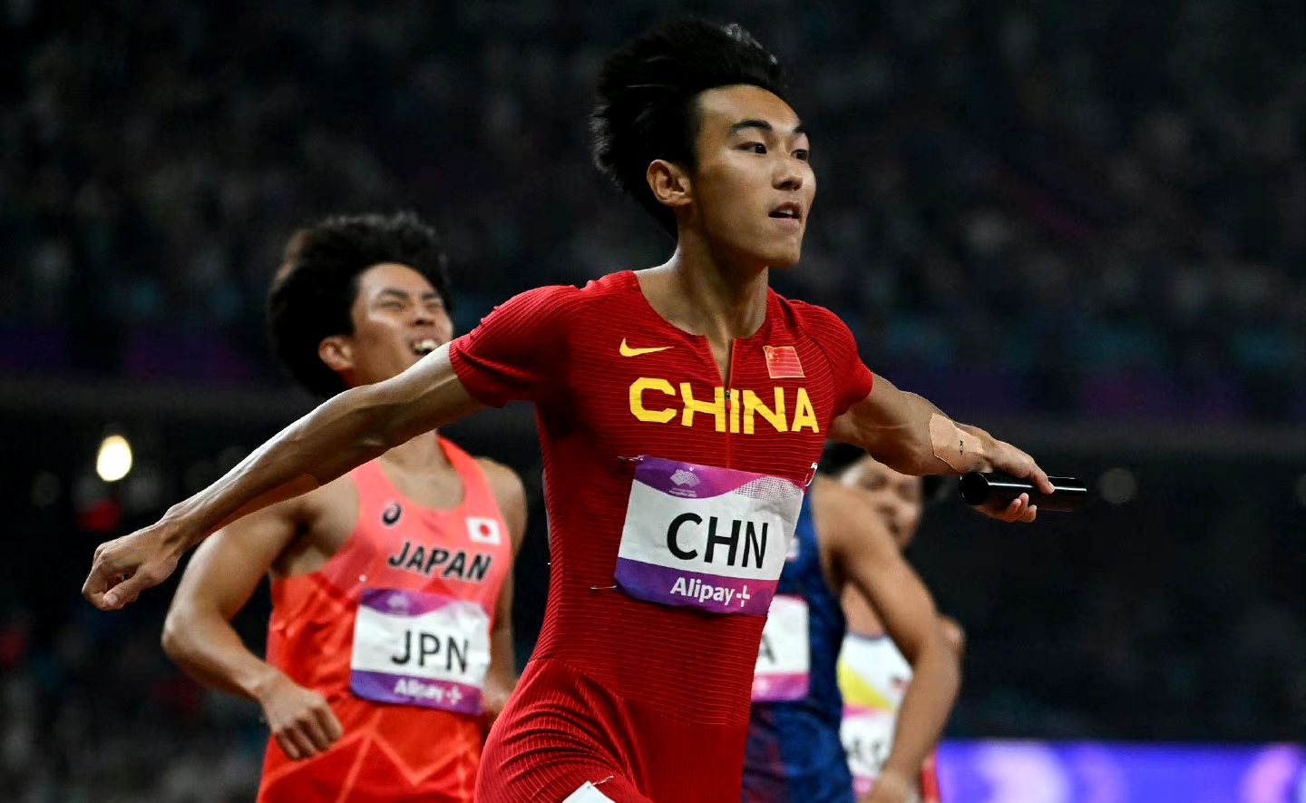 LOL英雄联盟下注平台-精英球员斗智斗勇，超越自我争先恐后(防守反击和高位压迫)