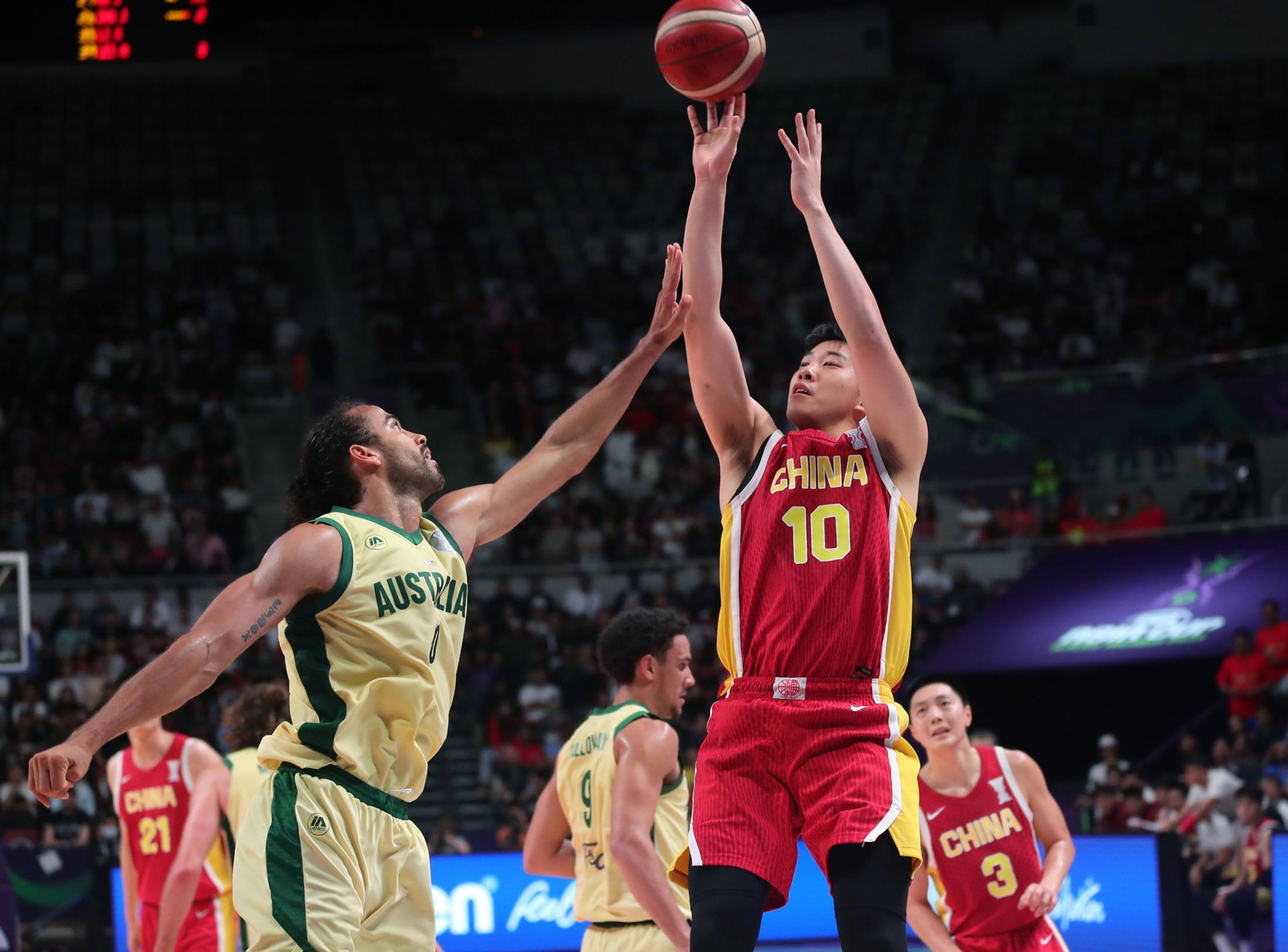 英雄联盟下注-包含高手云集宏伟赛事，篮球场上风起云涌，掀起巨浪的词条