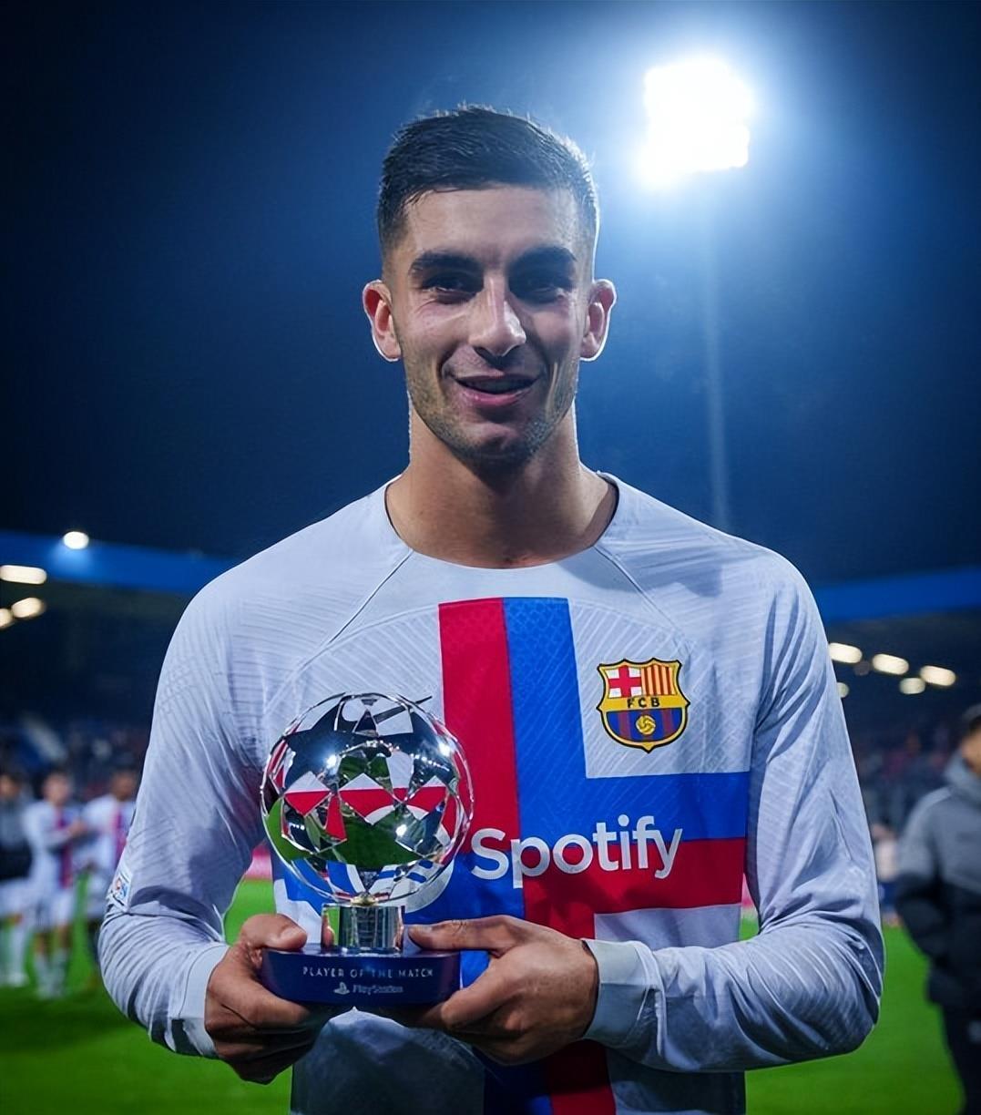 S15下注网站-队员伤退困扰：巴萨战术再遭调整的简单介绍